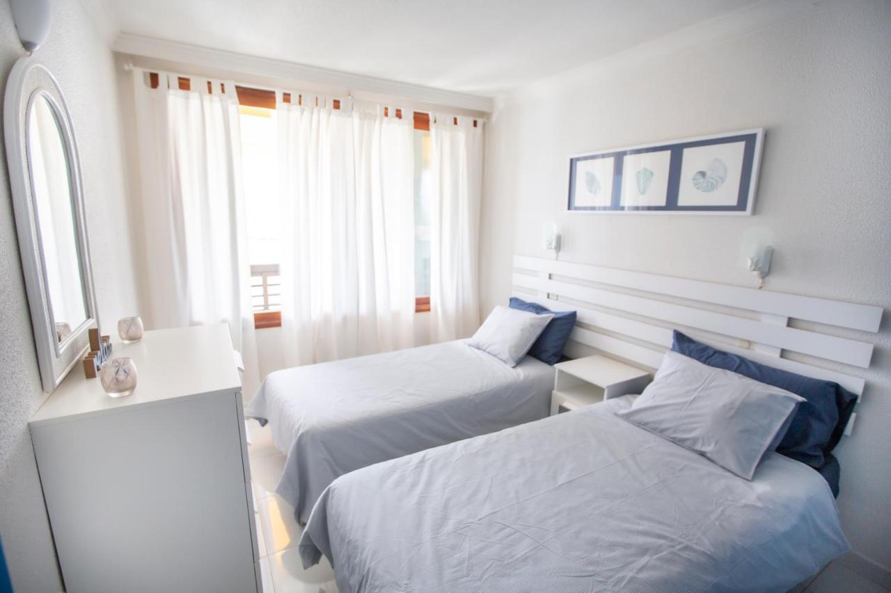 Donana Apartamento Sunset First Line To The Beach 파탈라바카 외부 사진
